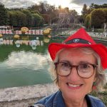 Valerie Horlaville avec son chapeau Firestone, au festival Rock en Seine 2023